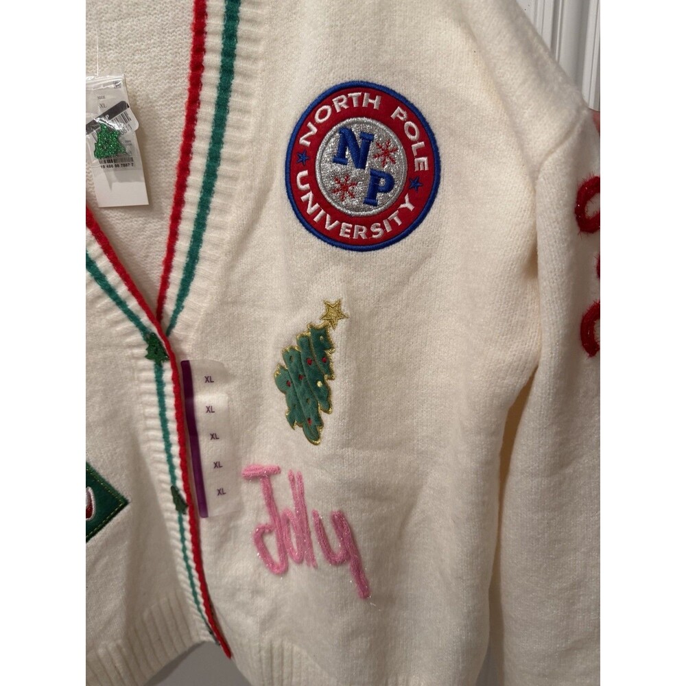 RARE Women's Holiday Patchwork Festive Graphic Ca… - image 4